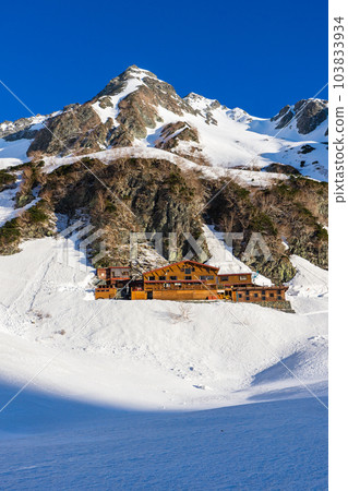 從北阿爾卑斯山的唐澤馬戲團眺望:唐澤小屋和北穗高山 從北阿爾卑斯山的唐澤馬戲團眺望:唐澤小屋和北穗高山 103833934