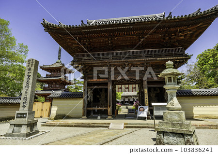 Kakogawa Kakurinji Temple Niomon Kakogawa City, Hyogo Prefecture 103836241