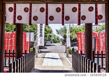 Niomon Gate of Ryusenji Temple in Moriyama Ward, Nagoya (Important Cultural Property) Niomon Gate of Ryusenji Temple in Moriyama Ward, Nagoya (Important Cultural Property) 103839116