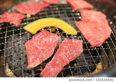 黑毛和牛烤肉A5(大腿) 黑毛和牛烤肉A5(大腿) 103839986