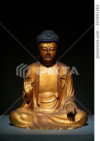 Shaka Nyorai sitting statue 103841163