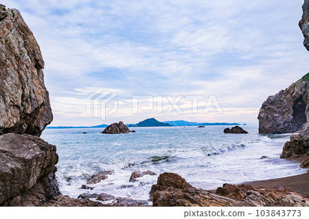 [Tahara City, Aichi Prefecture] Scenery of Hiinosekimon Beach Evening view 103843773