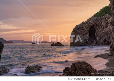 [Tahara City, Aichi Prefecture] Scenery of Hiinosekimon Beach Evening view 103843967