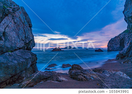 [Tahara City, Aichi Prefecture] Scenery of Hiinosekimon Beach Evening view 103843991