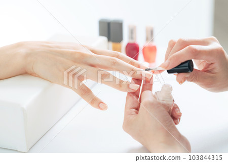 Nail salon image 103844315