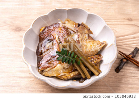 Sea bream's cooking 103846938