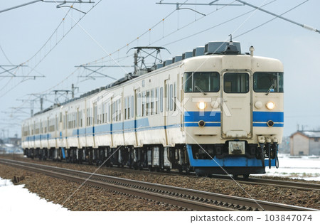 Hokuriku Main Line Mikawa-Kagakasama JR West 413 series B07+B03 formation (Kanazawa) Hokuriku Main Line Mikawa-Kagakasama JR West 413 series B07+B03 formation (Kanazawa) 103847074