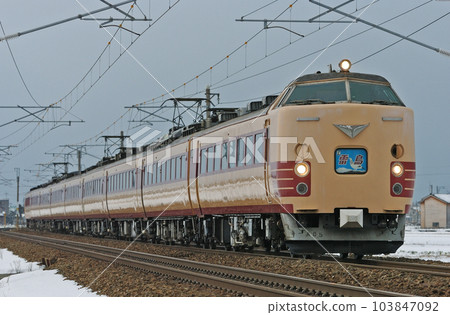 北陸本線三河加賀笠間JR西485系列A05編隊(京都)雷長 北陸本線三河加賀笠間JR西485系列A05編隊(京都)雷長 103847092
