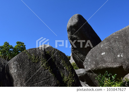 Tojin Dama megaliths 103847627