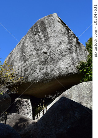 Tojin Dama megaliths 103847631
