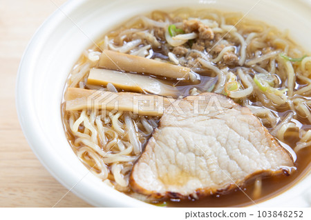 美味的醬油拉麵 103848252