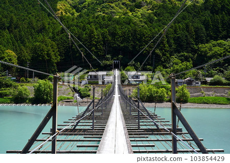 Shiogo Suspension Bridge, Kawanehon Town, Haibara District, Shizuoka Prefecture Shiogo Suspension Bridge, Kawanehon Town, Haibara District, Shizuoka Prefecture 103854429