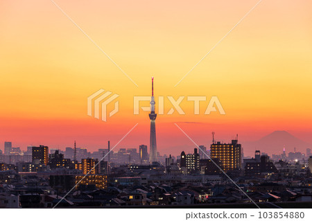 "Tokyo" After sunset, the beautiful Tokyo sky dyed in orange "Tokyo" After sunset, the beautiful Tokyo sky dyed in orange 103854880