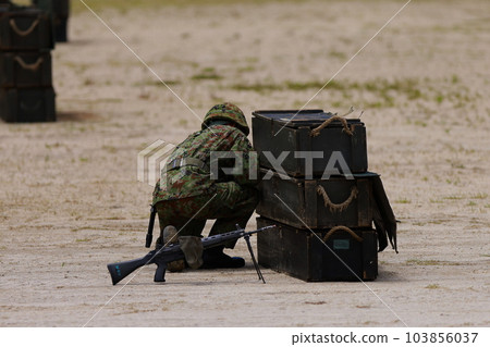 SDF personnel waiting SDF personnel waiting 103856037