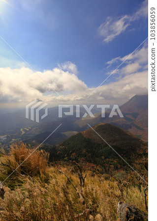 Mt. Yufu in autumn seen from Mt. Tsurumi Observatory (November 2021 Beppu City, Oita Prefecture) Mt. Yufu in autumn seen from Mt. Tsurumi Observatory (November 2021 Beppu City, Oita Prefecture) 103856059