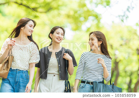 女生旅行 畢業旅行 女生旅行 畢業旅行 103858059