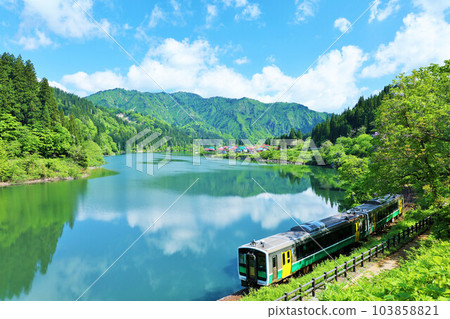 Fukushima Prefecture: Blue skies and fresh greenery in early summer, and the Tadami Line Fukushima Prefecture: Blue skies and fresh greenery in early summer, and the Tadami Line 103858821