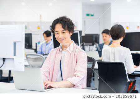 辦公室工程師 103859671