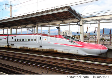 Tohoku Shinkansen E6 Series Nasuno Train stopping at Nasushiobara Station Tohoku Shinkansen E6 Series Nasuno Train stopping at Nasushiobara Station 103859865