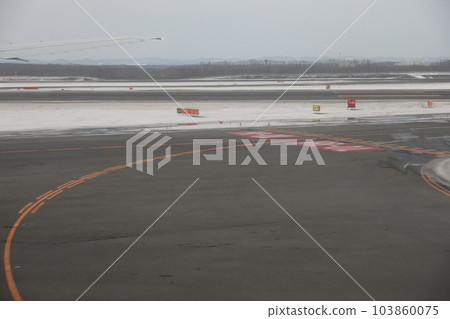 taxiway taxiway 103860075