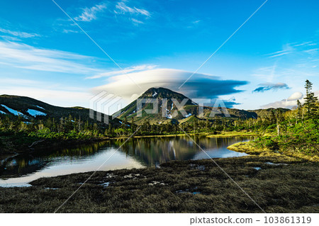 Mount Rausu and Lake Rausu 103861319