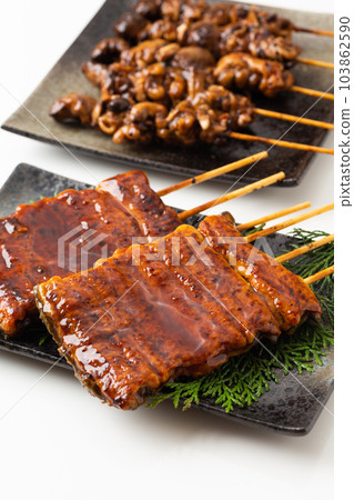 烤鰻魚和肝臟 103862590