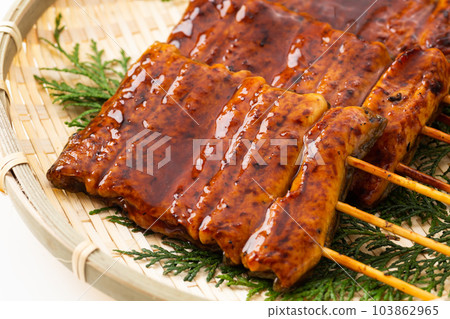 Grilled eels of eel 103862965