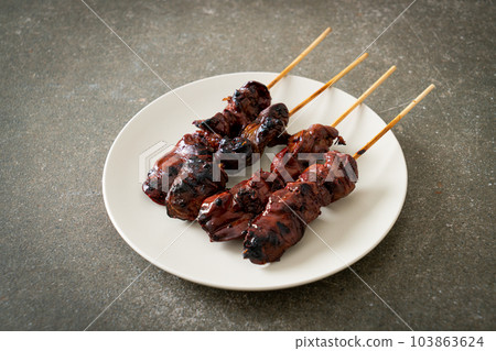 grilled chicken liver skewer yakitori serve in izakaya style grilled chicken liver skewer yakitori serve in izakaya style 103863624