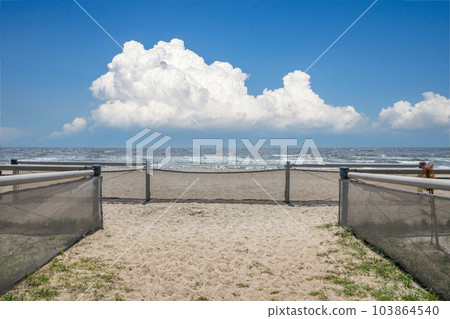 藍海白雲沙灘 藍海白雲沙灘 103864540