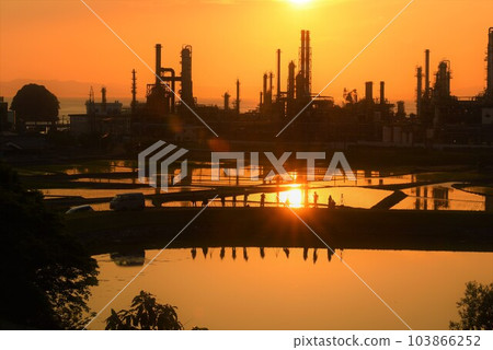 Evening view of the industrial complex Evening view of the industrial complex 103866252
