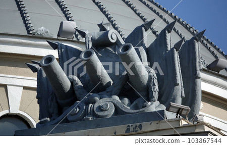 Kiev, Ukraine July 6, 2021: architecture on the facade of the building of the State Institution "National Medical University named after O.O. Bogomolets "in the city of Kiev 103867544