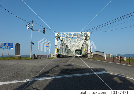 信濃川長生橋（新潟縣長岡市） 103874711