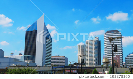 埼玉縣川口市川口站西口方向的建築群及藍天景色 埼玉縣川口市川口站西口方向的建築群及藍天景色 103878360