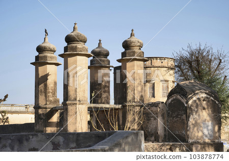 Old water well in Godu Ka Baas, near Mandawa, Shekhawati, this region was ruled by Shekhawat Rajputs and it is named after Rao Shekha, 17th to 19th century, Rajasthan, India Old water well in Godu Ka Baas, near Mandawa, Shekhawati, this region was ruled by Shekhawat Rajputs and it is named after Rao Shekha, 17th to 19th century, Rajasthan, India 103878774