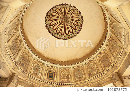 Colourful paintings on the ceiling of an old water well, near Seth Harmukhrai Sanehiram Chokhani Double Haveli, located in Mandawa, Shekhawati, Rajasthan, India 103878775