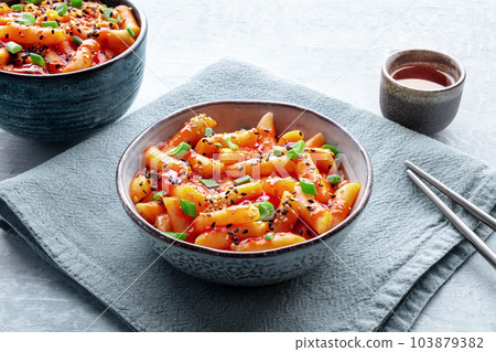 Tteokbokki or topokki and rabokki, Korean street food, spicy rice cakes 103879382