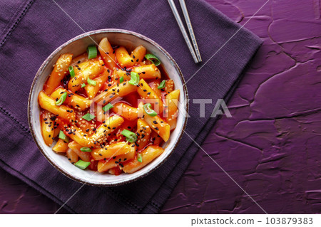 Tteokbokki or topokki, Korean street food, spicy rice cakes 103879383
