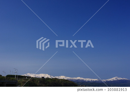 Shokanbetsu mountain range seen from Golden Beach Rumoi, Rumoi, Hokkaido 103881913