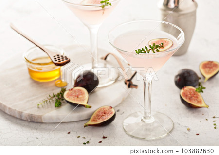 Pink fig and honey martini 103882630