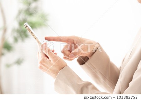 手邊的智能手機 103882752