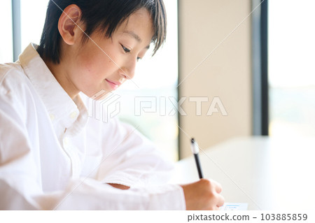 小學男孩學習 小學男孩學習 103885859