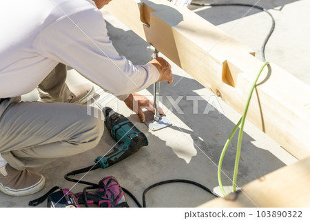 住宅建築工程大抽屜和鋼捆 住宅建築工程大抽屜和鋼捆 103890322