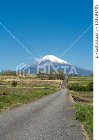 初夏的富士山之路 初夏的富士山之路 103891405