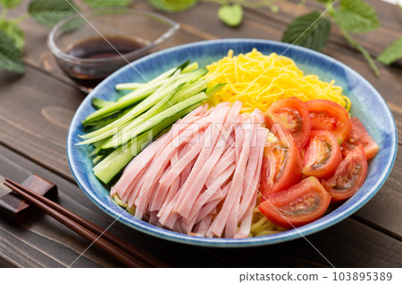 chilled Chinese noodles chilled Chinese noodles 103895389