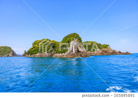 From the Kinomatsushima Pleasure Boat Tour in Nachikatsuura Town, Wakayama Prefecture 103895891