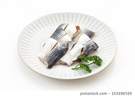 Kohada pickled with vinegar 103896589