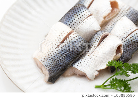 Kohada pickled with vinegar 103896590