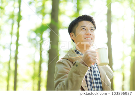 女人喝咖啡的性質 女人喝咖啡的性質 103896987