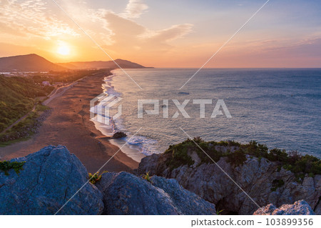 [愛知縣田原市]日出關門海灘風光/日出 103899356