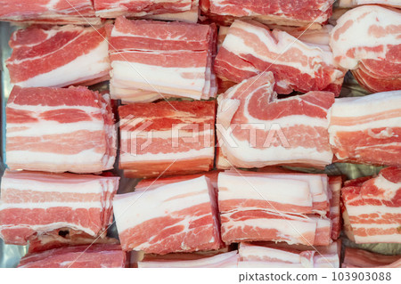 Raw pork heart is cut into pieces Raw pork heart is cut into pieces 103903088